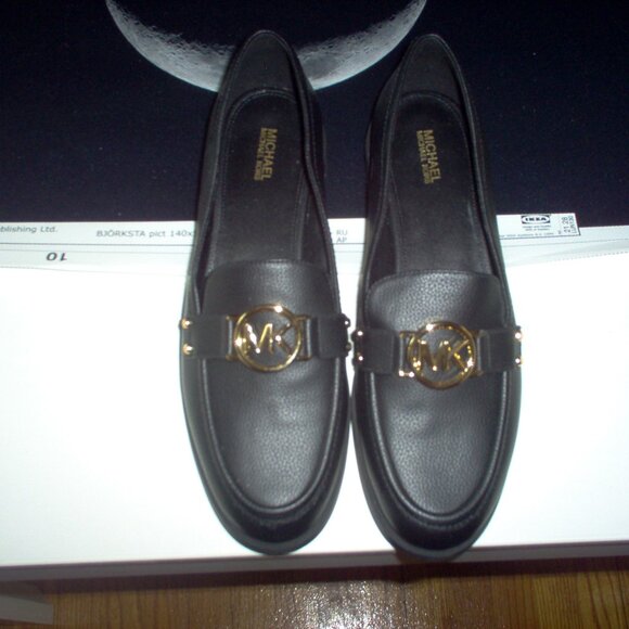 MICHAEL KORS LOAFERS, Pebbled Leather Size 9.5 M SG22E - Picture 2 of 5